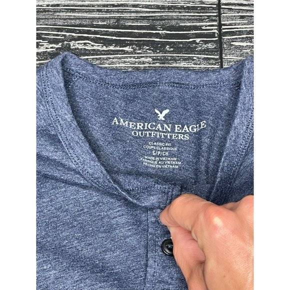 American Eagle Classic Fit Blue 2 Button Shirt - Picture 5 of 6